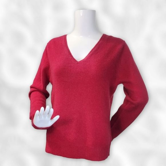 Apt. 9 Sweaters - Cashmere Red V-neck Sweater